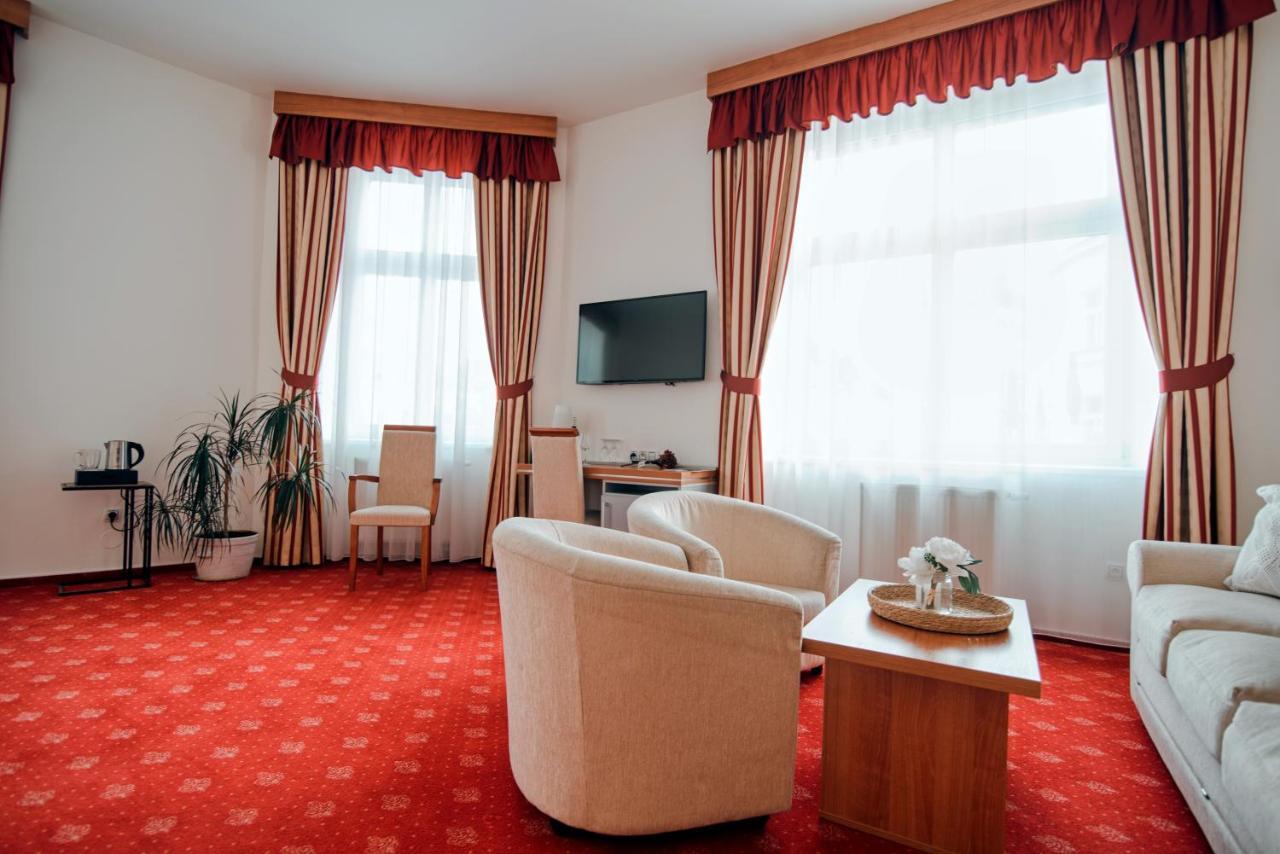 Hotel Grand Hradec Kralove Exterior foto