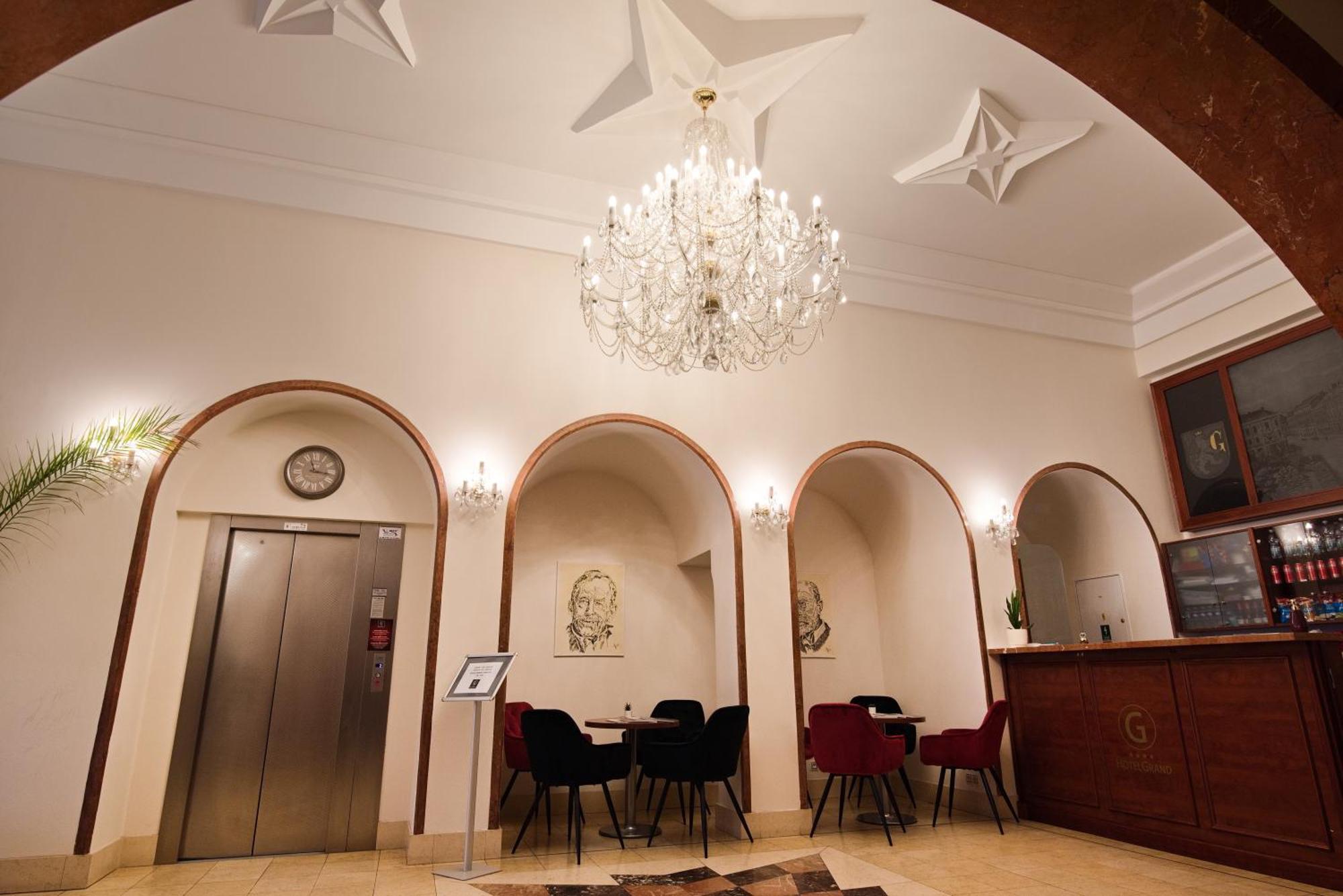 Hotel Grand Hradec Kralove Exterior foto