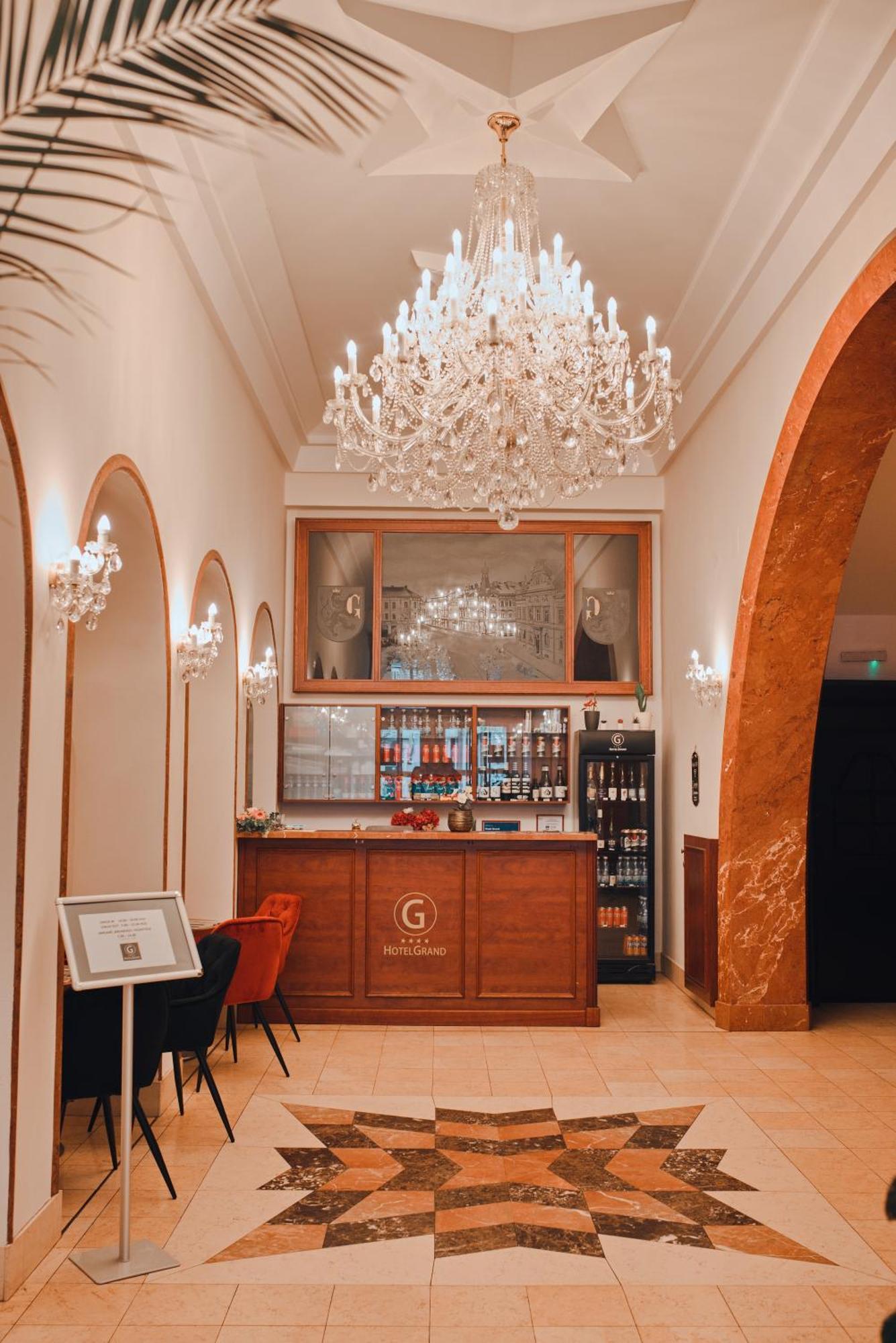 Hotel Grand Hradec Kralove Exterior foto