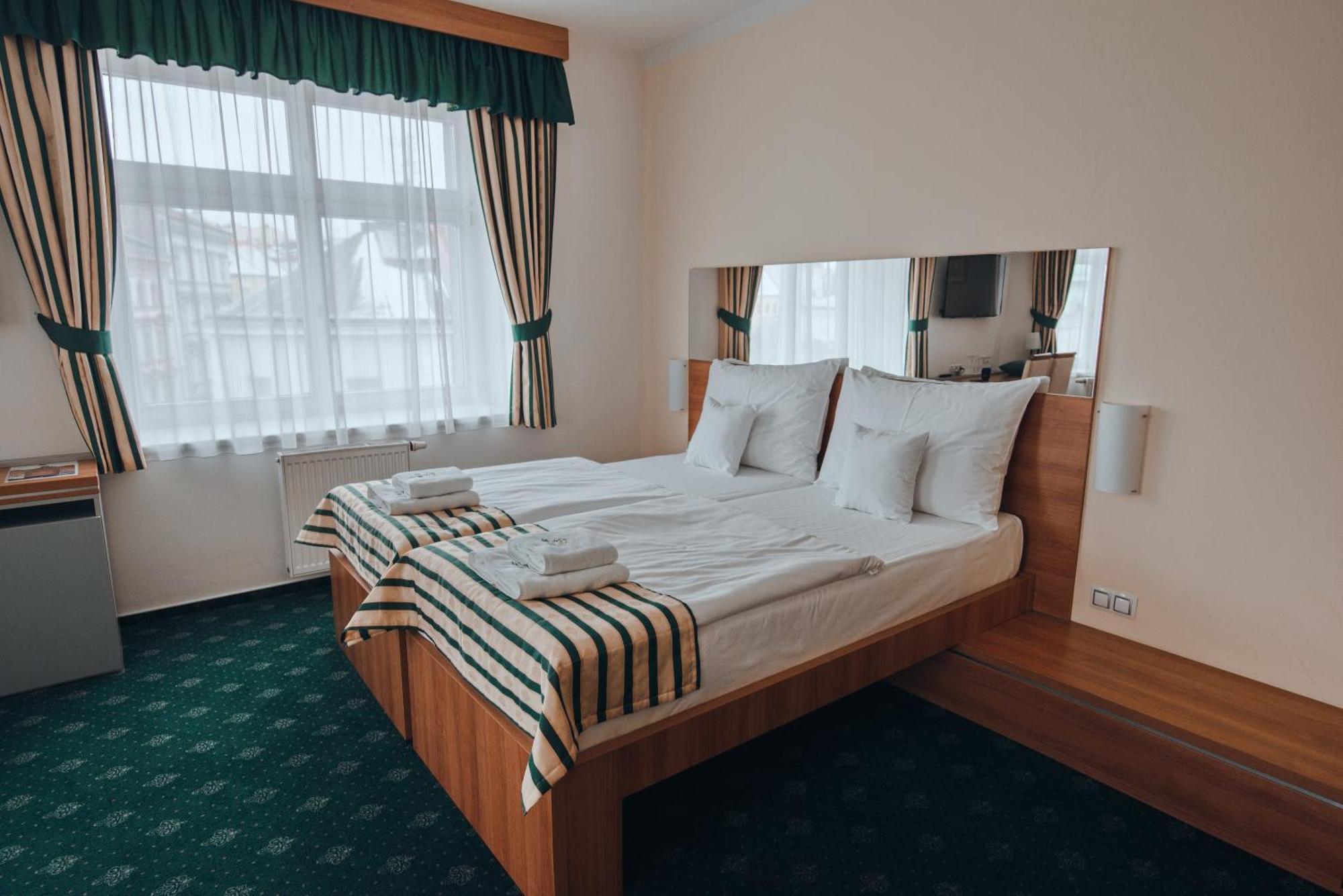 Hotel Grand Hradec Kralove Exterior foto